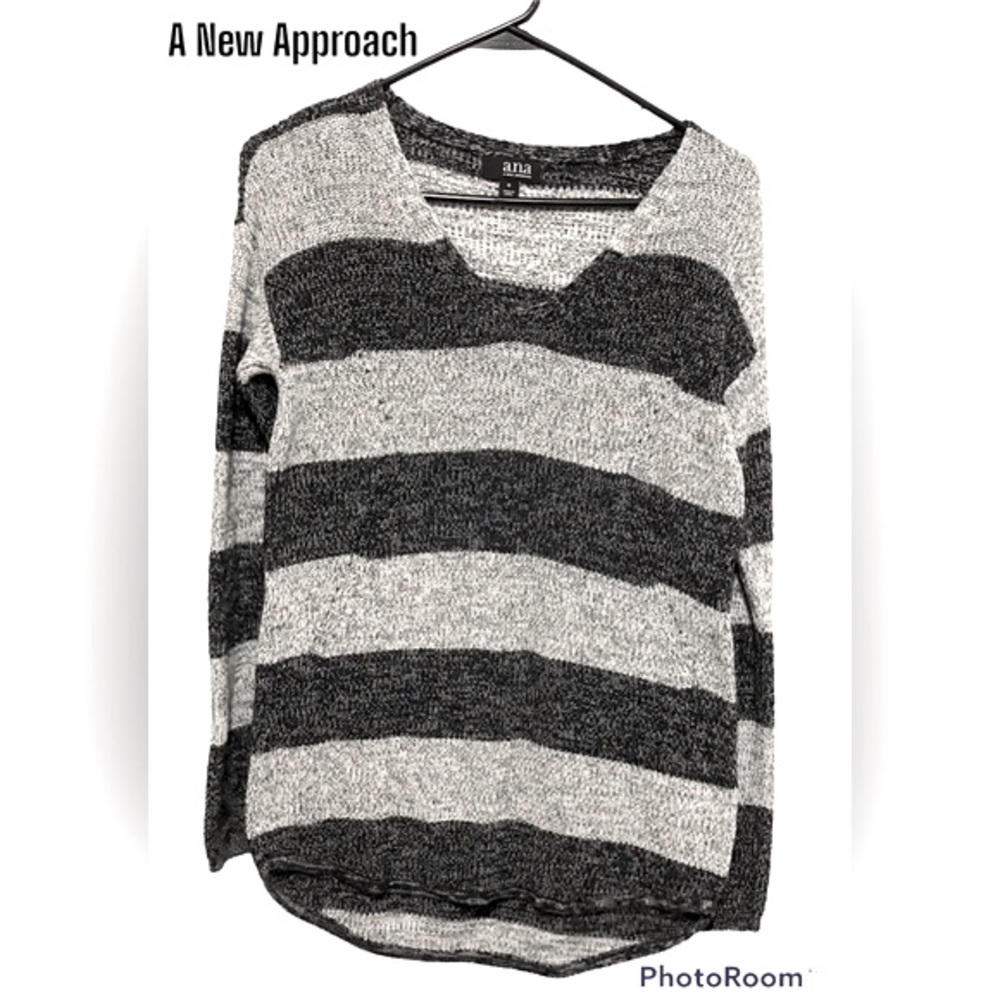 💥3 for $18 A.N.A. Sweater